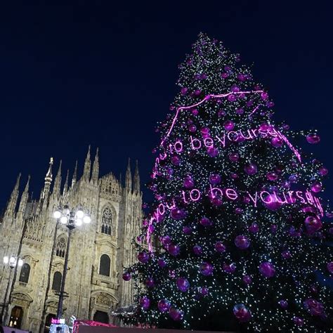 albero di natale chanel milano|I più belli e grandi alberi di Natale di Milano .